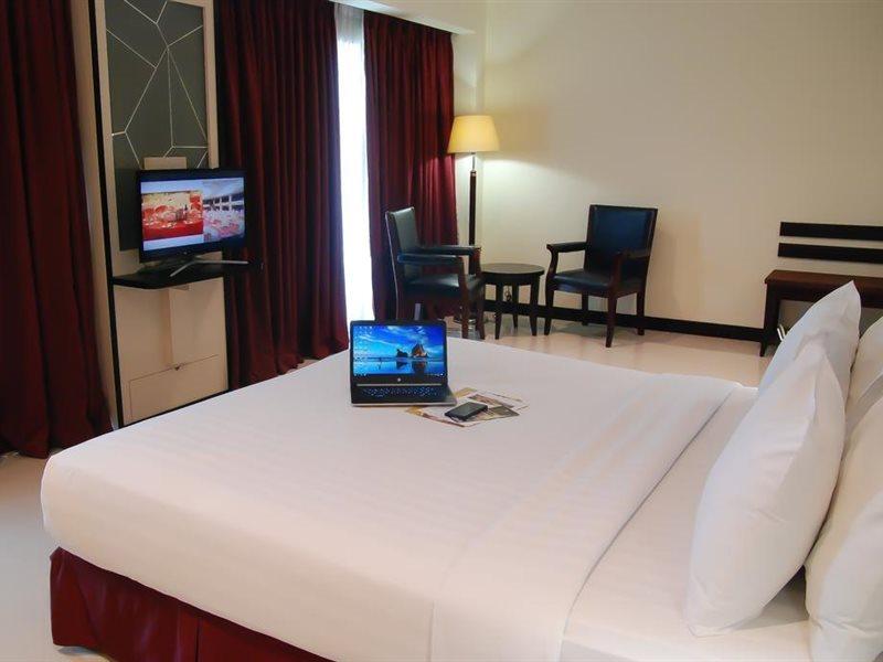 Pacific Palace 4*