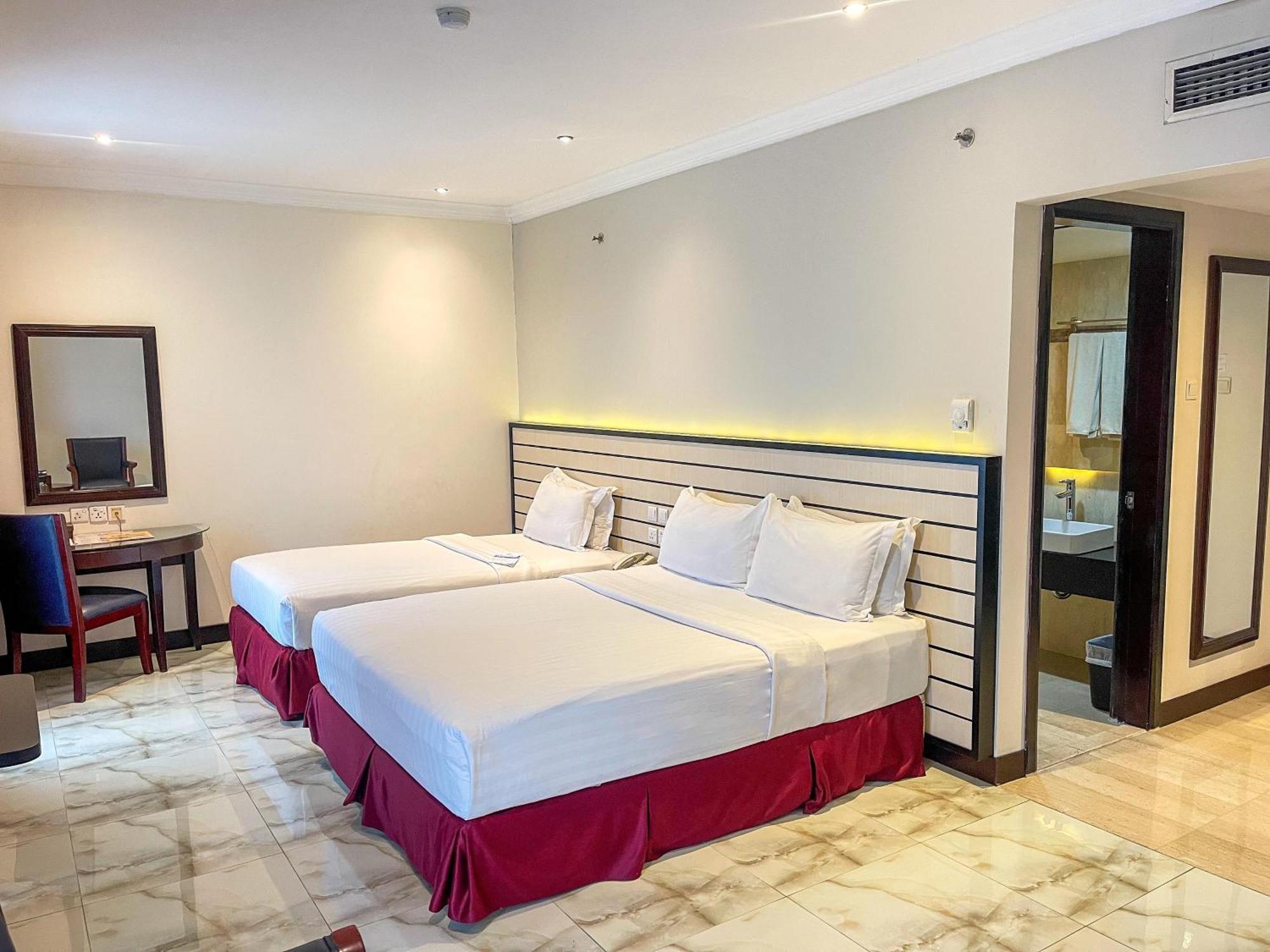 Pacific Palace Hotel 4*